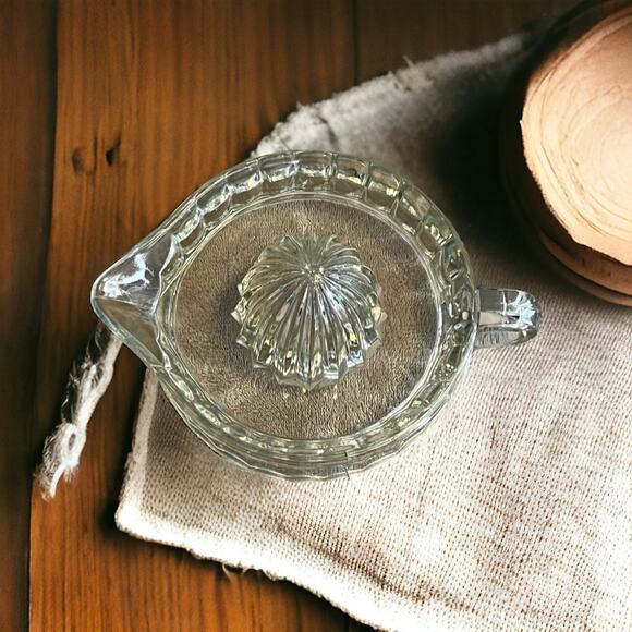 Vintage Pressed Glass Citrus Juicer Reamer-Spout-Handle-Lemon-Depression-Kitchen - Picture 6 of 6
